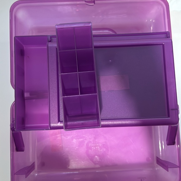 Caboodles large purple On the Go Girl cosmetic case - Picture 10 of 13